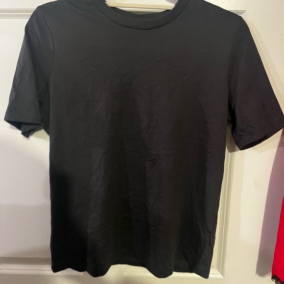 SKIMS Jet Black Short Sleeve Tee - Picture 1 of 2
